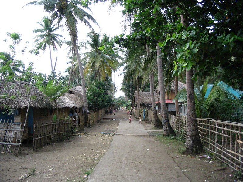 Die Hauptstrasse in Donsol